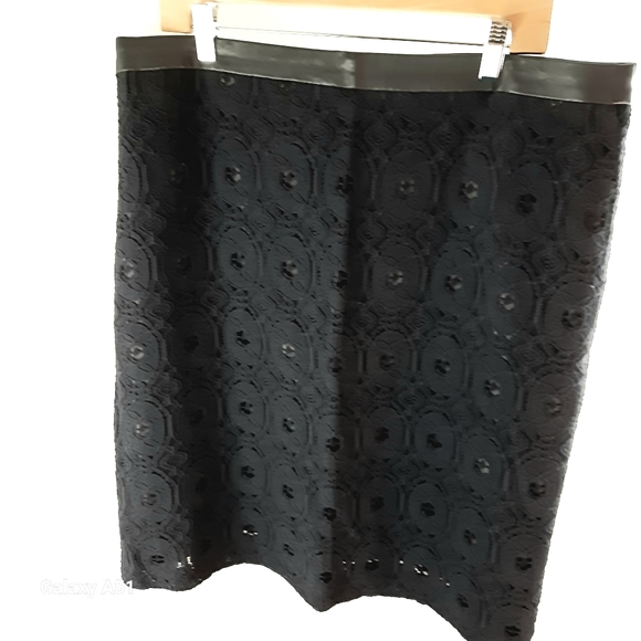 XL Kenar Black Lace Midi Skirt - Picture 6 of 13